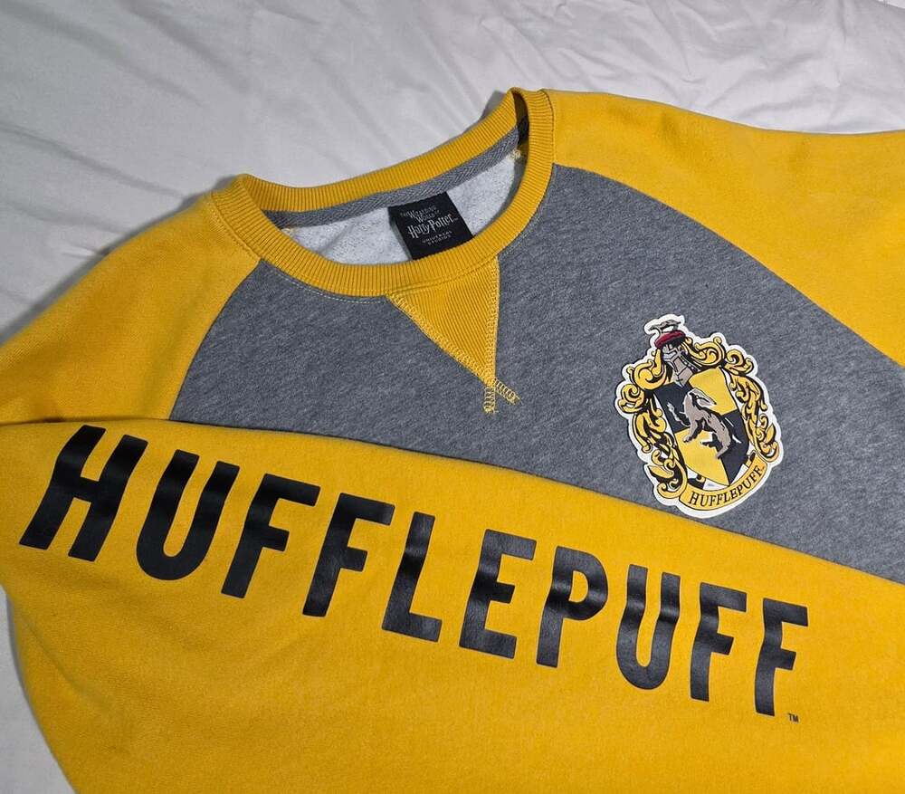 Harry Potter Hufflepuff Universal Studios Gray and Yellow Raglan Sweatshirt